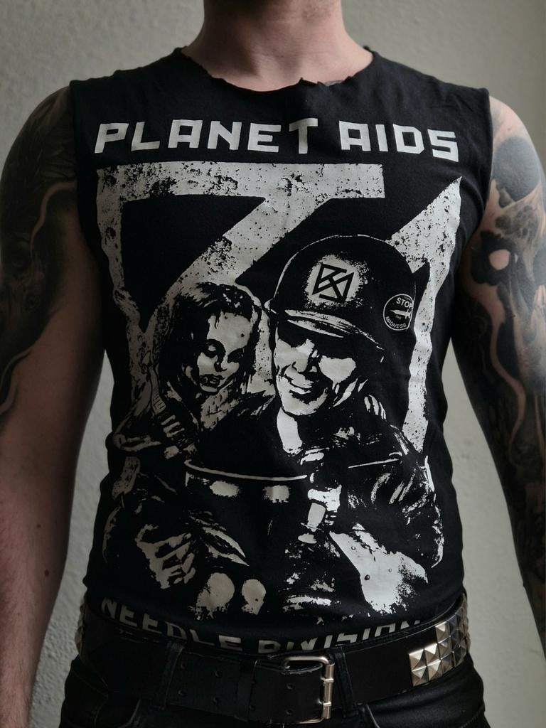 Planet AIDS Black Metal shirt, Ophalen of Verzenden, Zo goed als nieuw, Maat 46 (S) of kleiner, Zwart