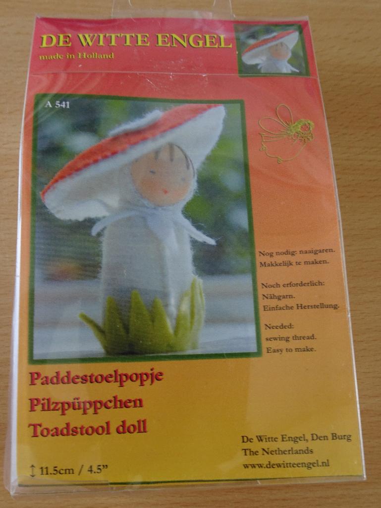 Viltpakket Tafelpopje Paddestoel - De Witte Engel, Ophalen of Verzenden, Nieuw, Boek of Patroon, Wolvilt