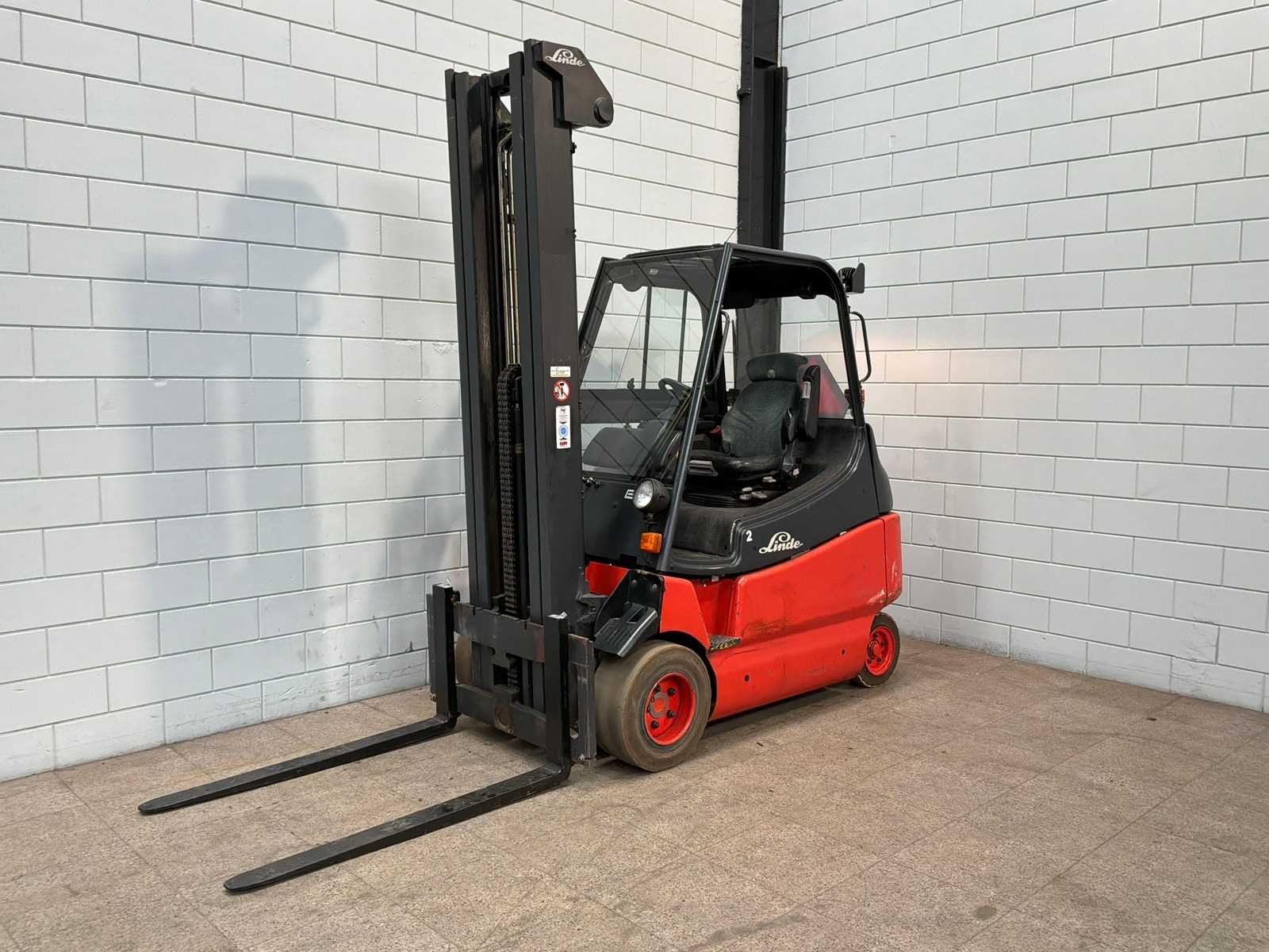 Linde - E30 - 6.6M Triplex - Vorkheftruck, Zakelijke goederen, Machines en Bouw | Heftrucks en Intern transport, Elektrisch, Heftruck
