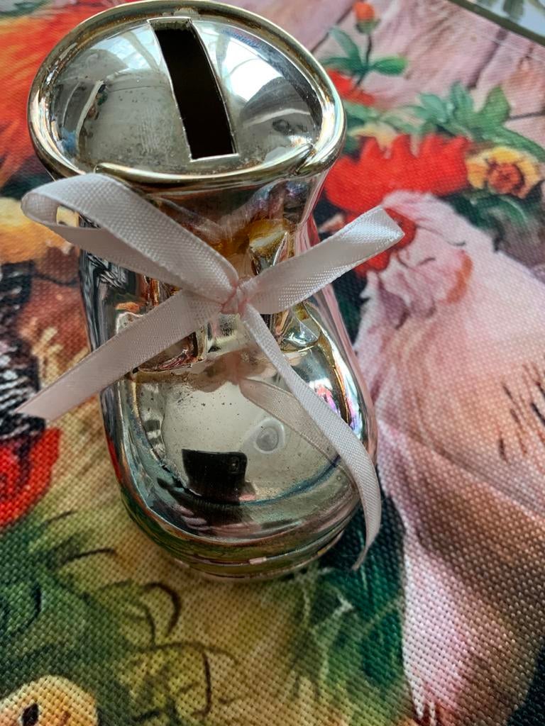 Mooi baby spaarpot als nieuw €15, Ophalen of Verzenden, Zo goed als nieuw, Jongetje of Meisje, Schoentjes