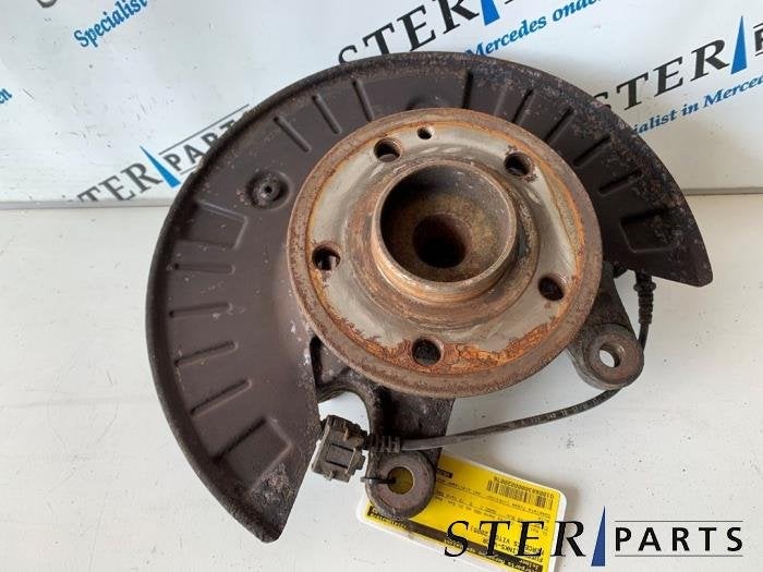 Fusee links-voor van een Mercedes Vito, Auto-onderdelen, Gebruikt, -, Ophalen of Verzenden, -