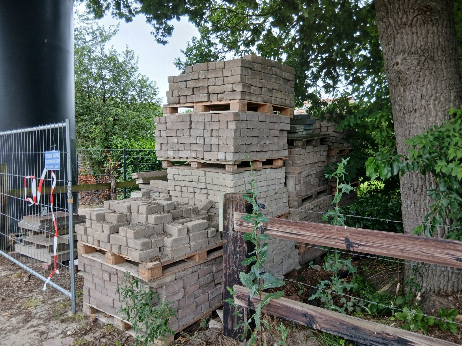 Straatstenen/klinkers  100m2  €2,- pm2, Minder dan 3 m³, Ophalen of Verzenden