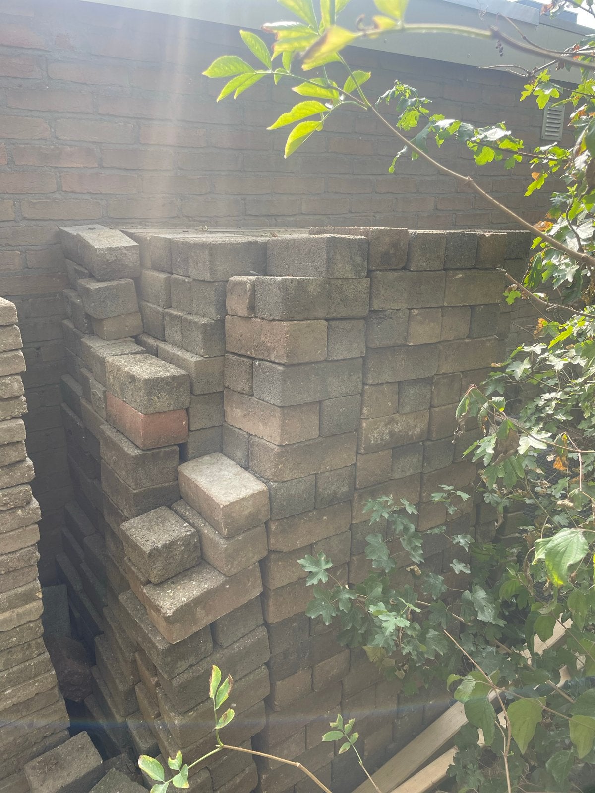 Gebruikte betonklinkers voor tuin of oprit gratis ophalen, Tuin en Terras, Ophalen, Gebruikt, Klinkers, 10 m² of meer