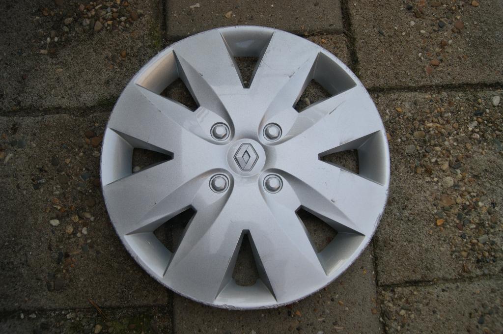 1 losse originele wieldo Renault Clio 15 inch (Model 1), Ophalen of Verzenden, Gebruikt