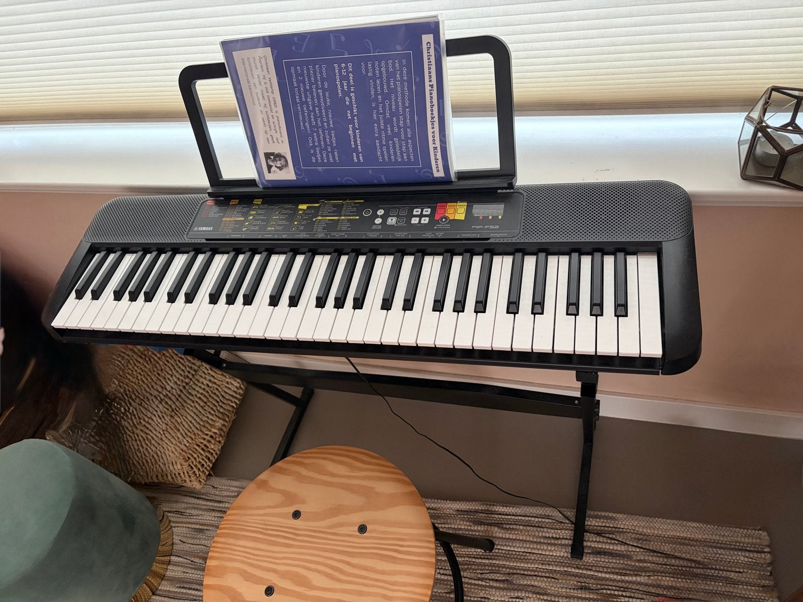Yamaha PSR-F52 Keyboard met standaard en krukje, Ophalen, 61 toetsen, Met standaard, Nieuw