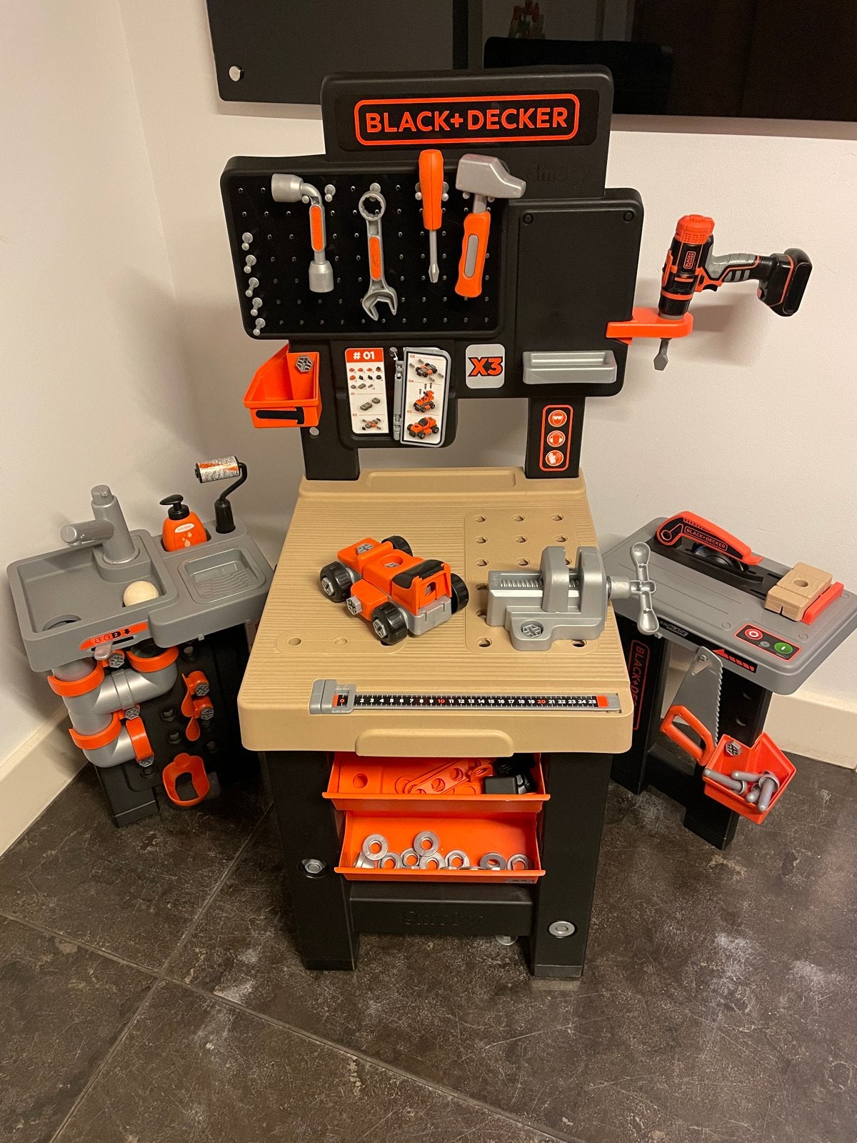 Black+Decker Werkbank met accessoires en geluid xl, Ophalen, Zo goed als nieuw, Knutselen, Met geluid