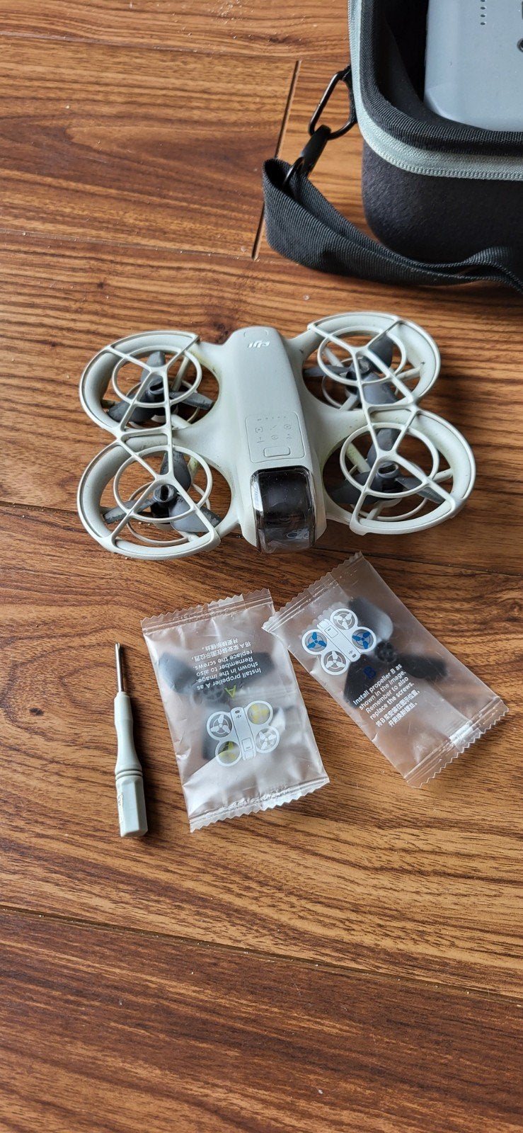 DJI Neo Drone, 3 accu's,  koffer,  care refresh, Gebruikt, Cameradrone, Minder dan 250 gram, 15 tot 30 minuten