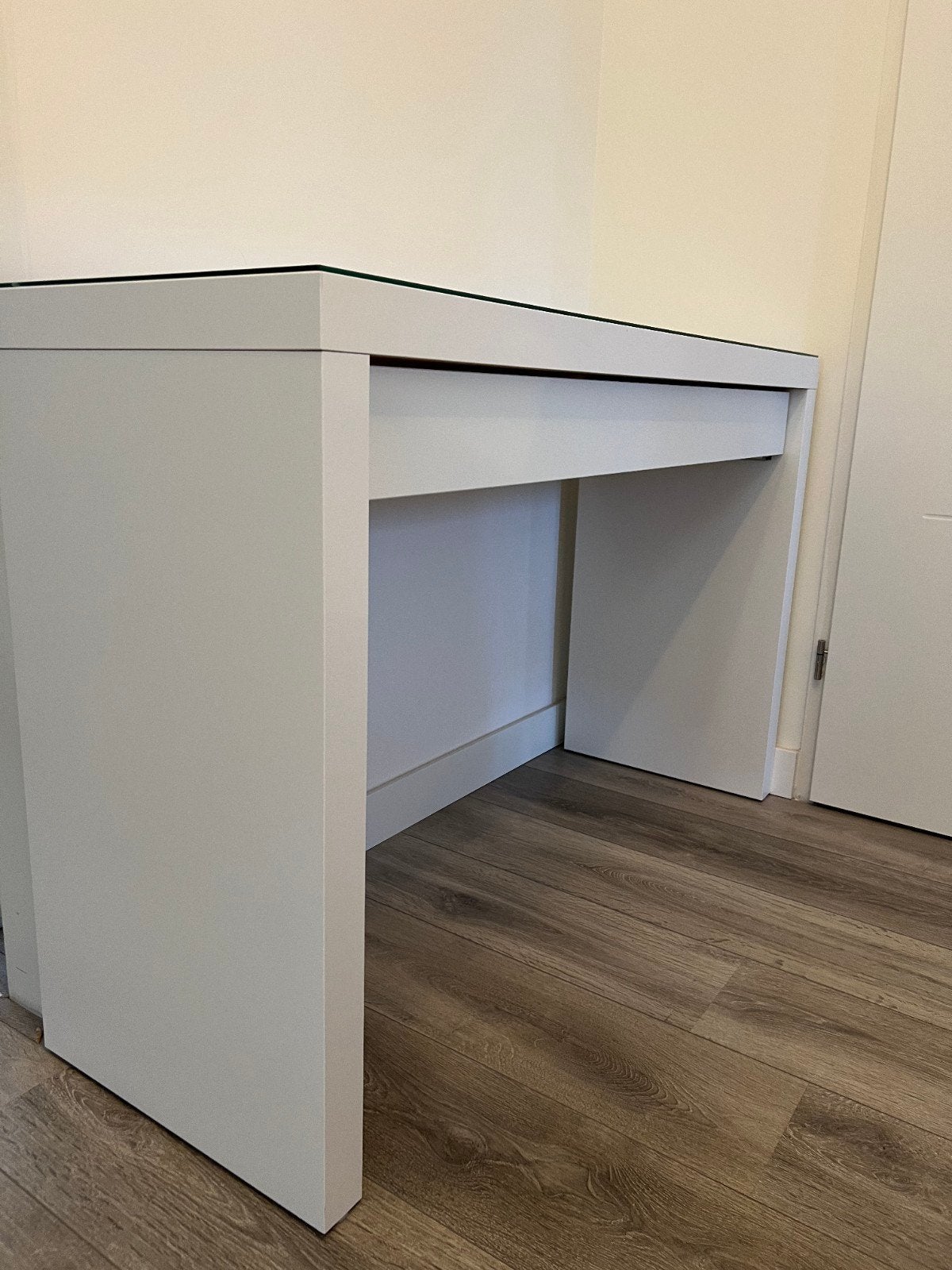 IKEA MALM Kaptafel met spiegel - Zo goed als nieuw, Ophalen, 100 tot 150 cm, Modern, Scandinavisch, Zo goed als nieuw