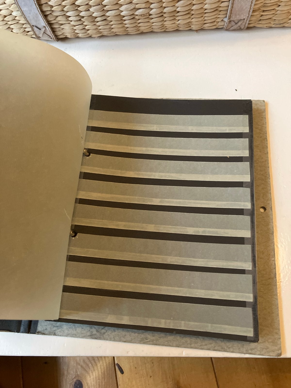 Vintage Postzegel Verzamelalbum - Ideaal voor Filatelisten, Ophalen of Verzenden, Verzamelalbum