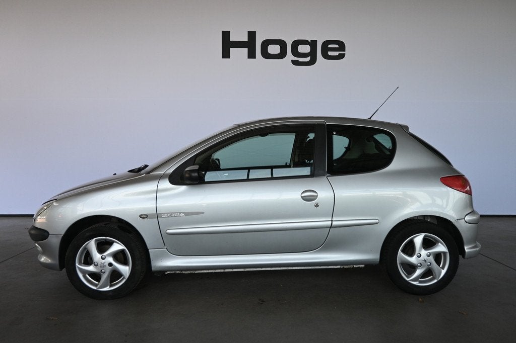 Peugeot 206 1.4 Quiksilver Airco Elektrisch Pakket! Direct L, Auto's, Peugeot, Voorwielaandrijving, Stof, Zwart, 4 cilinders