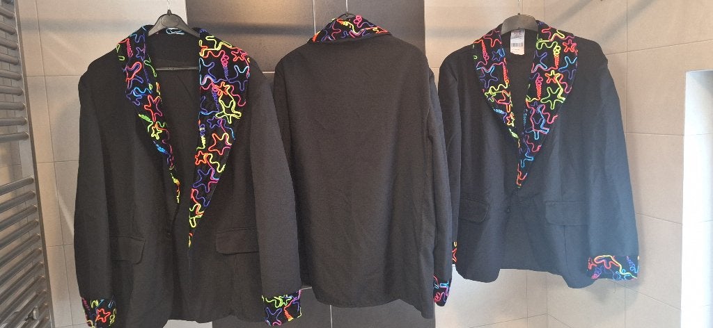 carnavalskleding , kleine groep, Ophalen, Gedragen, Kleding