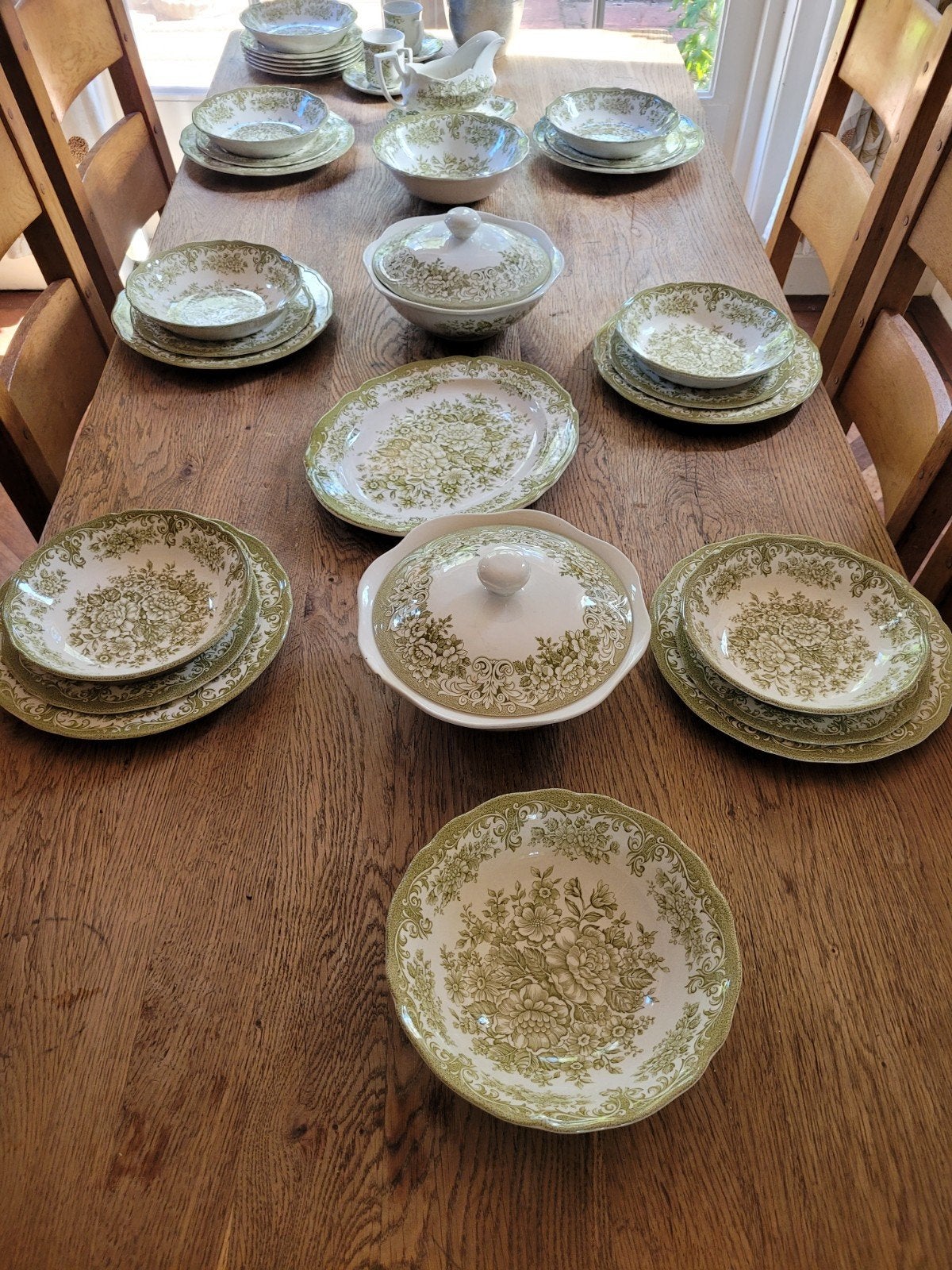 Royal Staffordshire Avondale Ironstone Servies - J&G Meakin, Ophalen of Verzenden, Zo goed als nieuw, Klassiek, Compleet servies