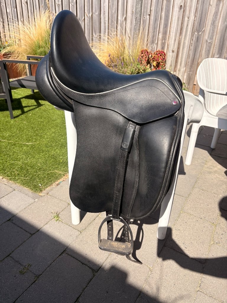 Schutte Sentrix dressuur zadel, Dieren en Toebehoren, L (17.5 inch), Gebruikt, Dressuur, Overige merken