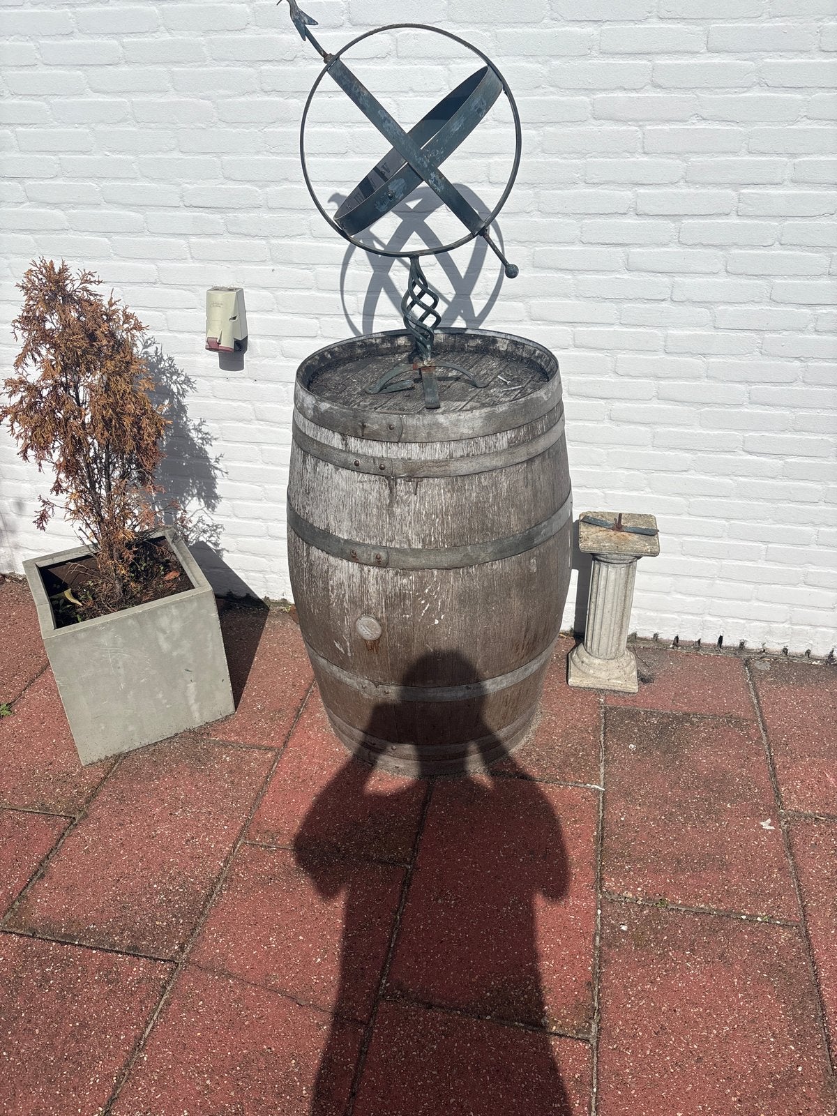 Decoratieve zonnewijzer op wijnvat, Antiek en Kunst, Ophalen