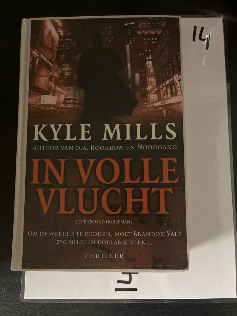 Kyle Mills - In Volle Vlucht (Thriller), Ophalen of Verzenden, Zo goed als nieuw, Amerika
