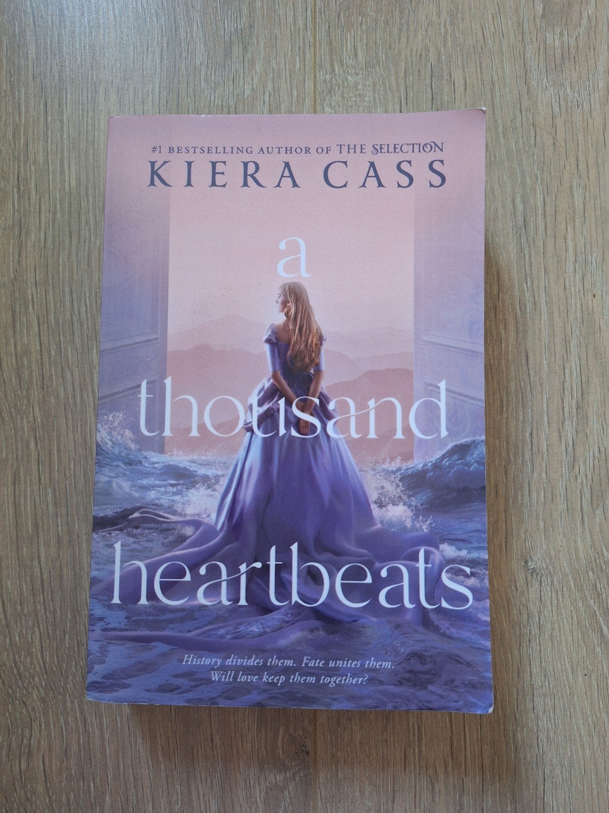 A thousand heartbeats, Ophalen, Zo goed als nieuw, Kiera Cass