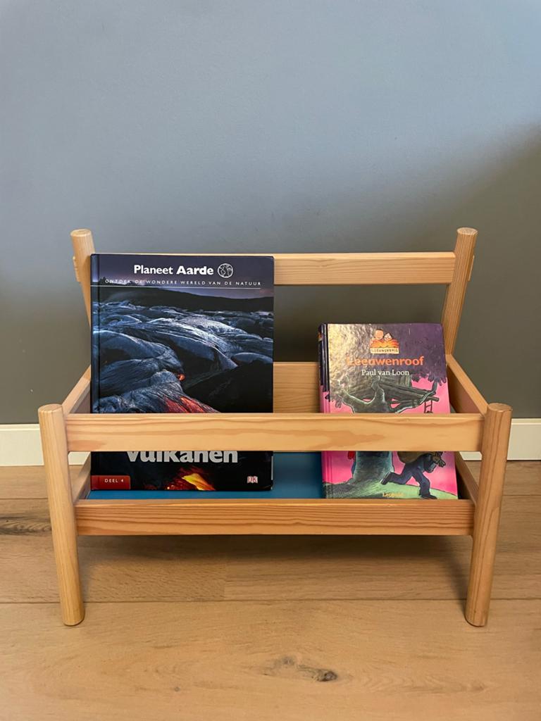 IKEA FLISAT Boekenrek voor kinderen, Ophalen, Met plank(en), Minder dan 50 cm, Zo goed als nieuw