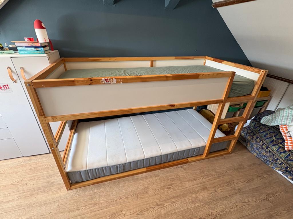 Hoogslaper (omkeerbaar) - Ikea Kura, Kinderen en Baby's, Kinderkamer | Stapelbedden en Hoogslapers, Ophalen of Verzenden, Zo goed als nieuw