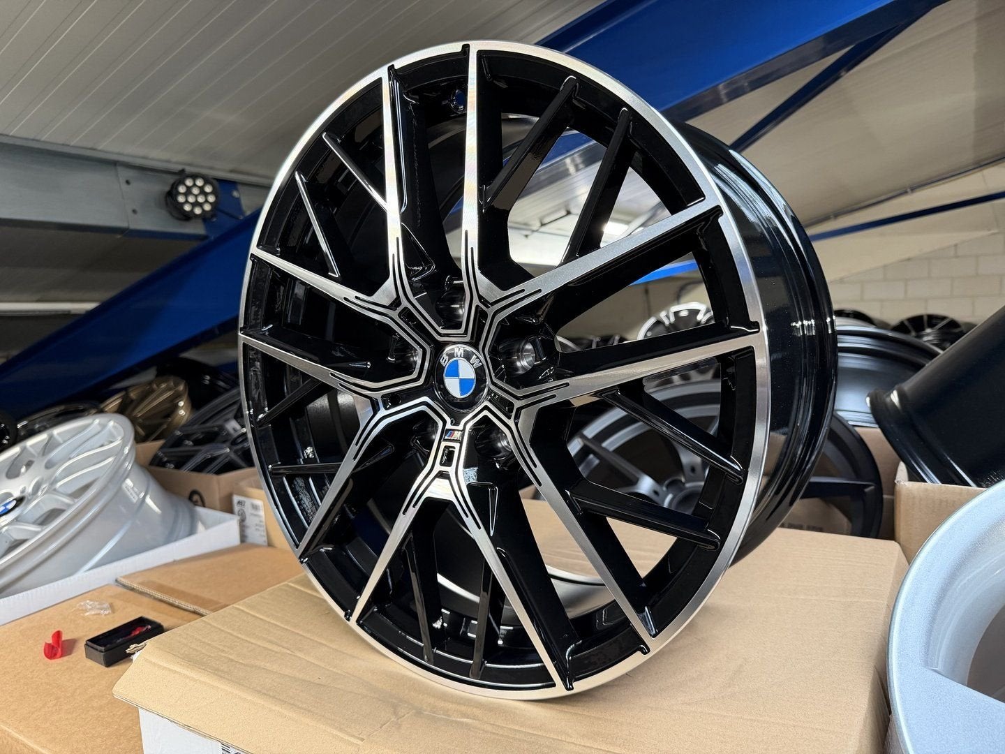 NIEUW 18inch BMW M555 Style Velgen E46 E90 E87 F30 F10 Z4 X1, 18 inch, -, -, Banden en Velgen