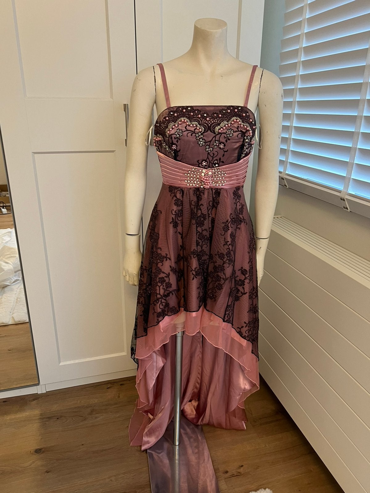 Prachtige strapless jurk met steentjes, maat 34, Ophalen of Verzenden, Zo goed als nieuw, Maat 34 (XS) of kleiner, Galajurk