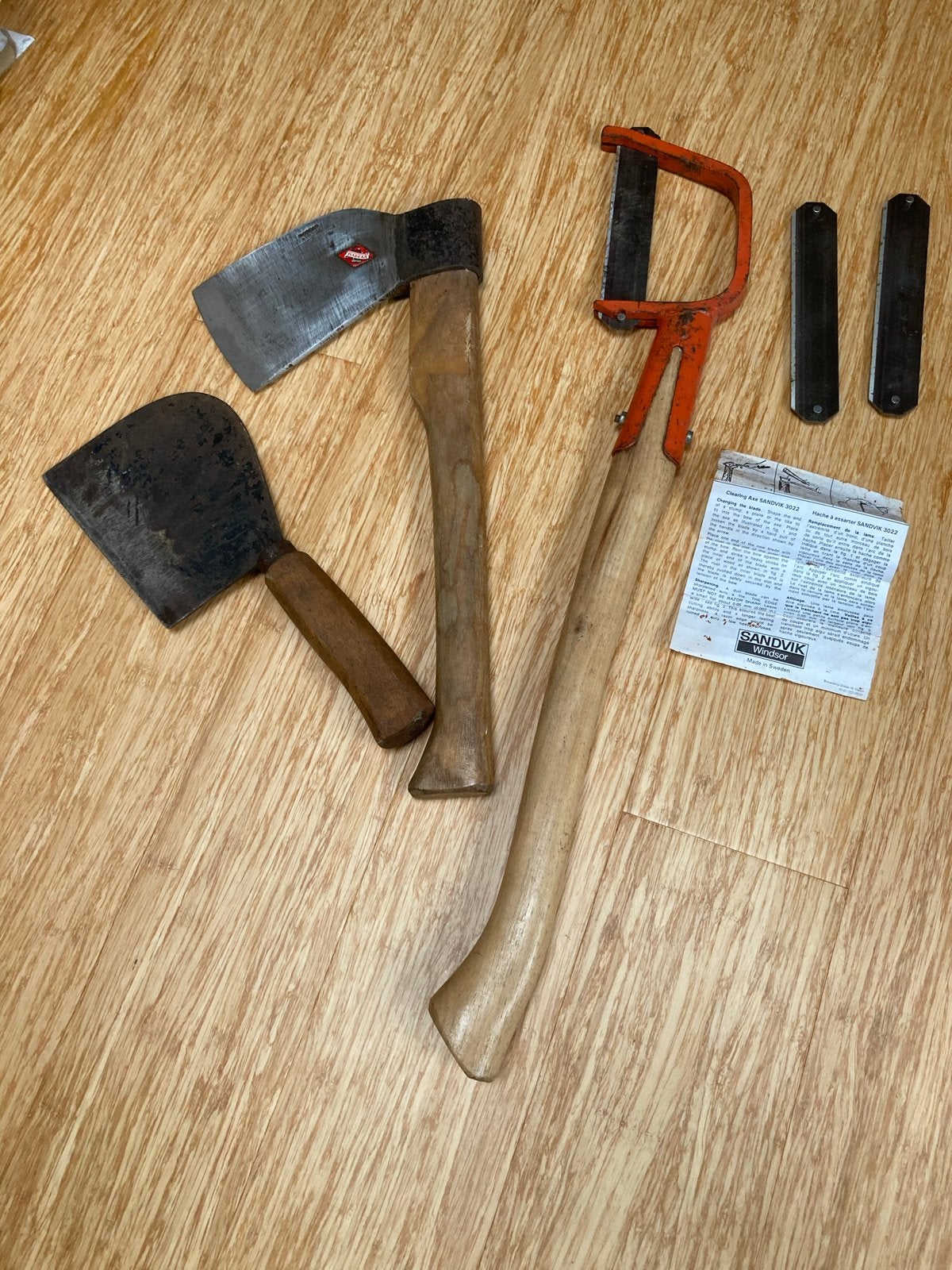Bijl, hakmes en Sandvik rooibijl - Vintage gereedschap, Ophalen of Verzenden, Gebruikt, Overige typen, Overige merken