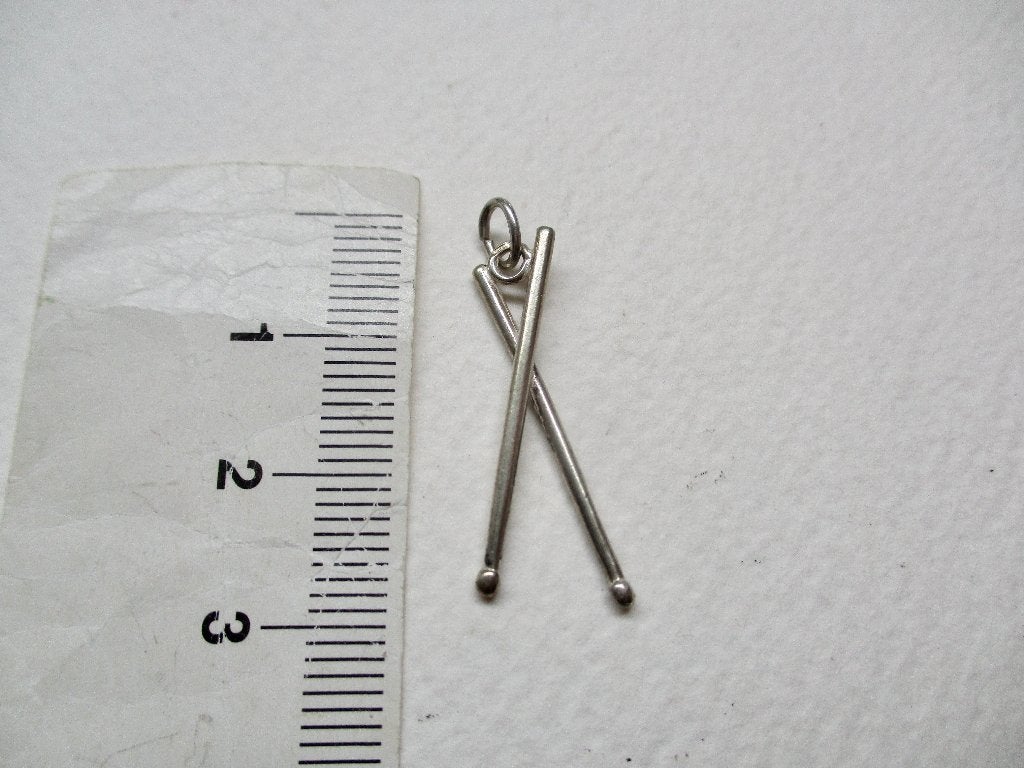 Zilveren DRUM STOKJES of TROMMEL STOKJES hanger 835 zilver, Verzenden, Zo goed als nieuw, Zilver, Zilver