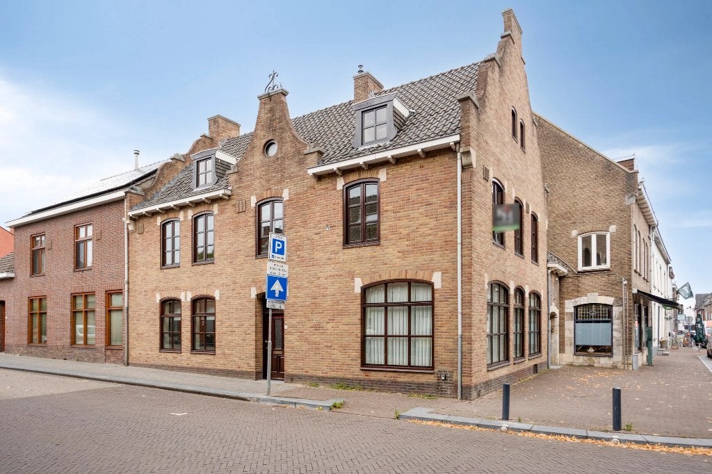 Woning te koop, Huizen en Kamers, Huizen te koop, 200 tot 500 m², Limburg, Hoekwoning, Limburg