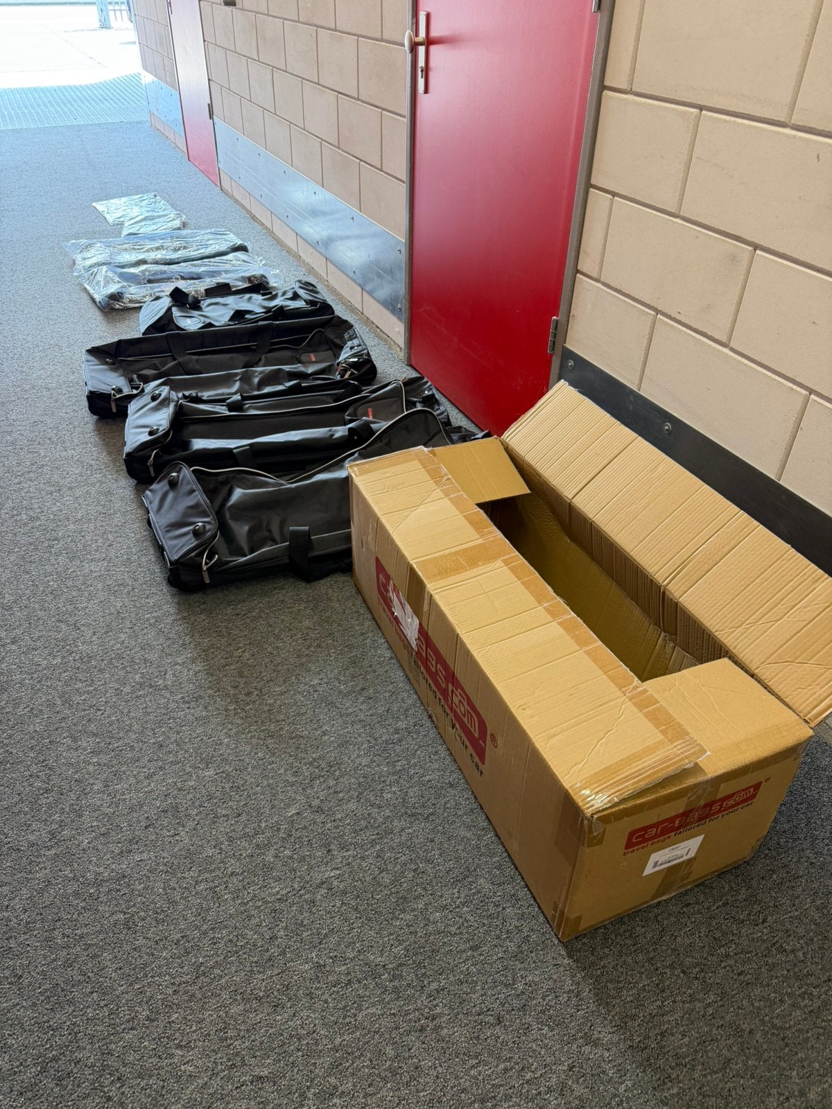 ZGAN - Reistassenset - Car-Bags - BMW 5 Serie Touring G61, 30 cm of meer, Zwart, Zo goed als nieuw, Uitschuifbare handgreep