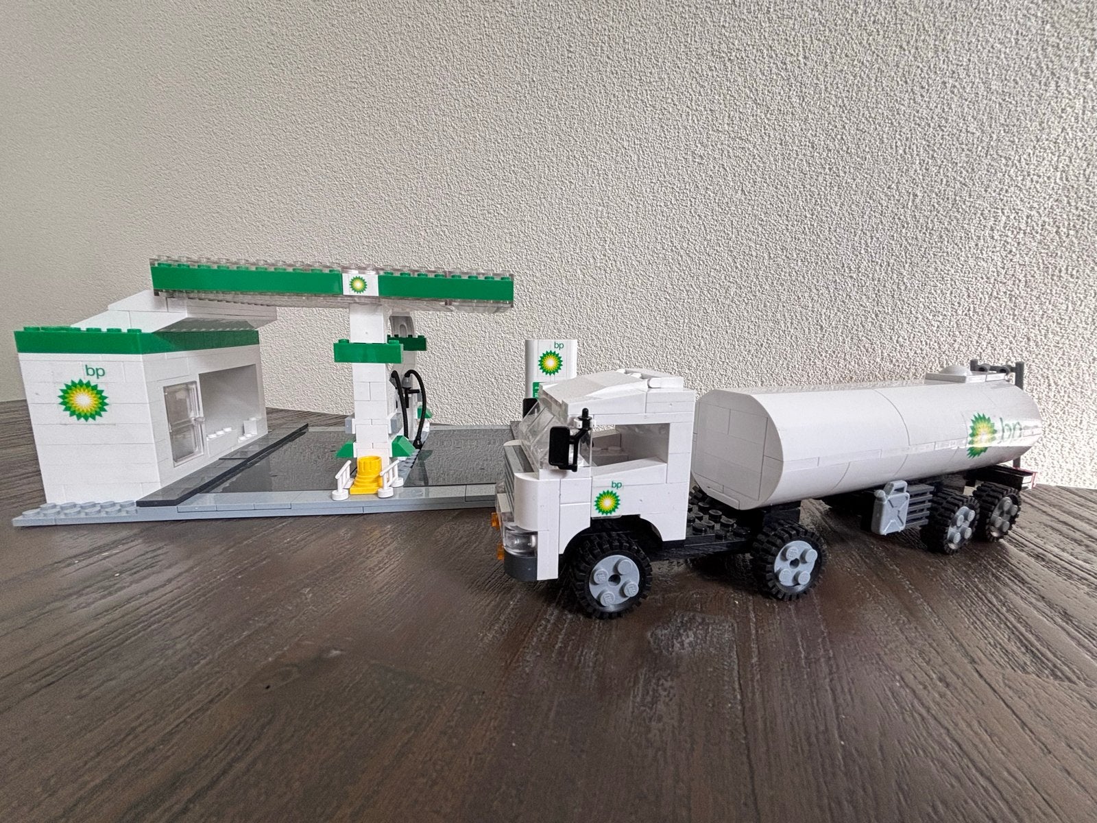 COBI BP Tankstation en Tankwagen Bouwstenen Set (soort LEGO), Ophalen, Overige merken