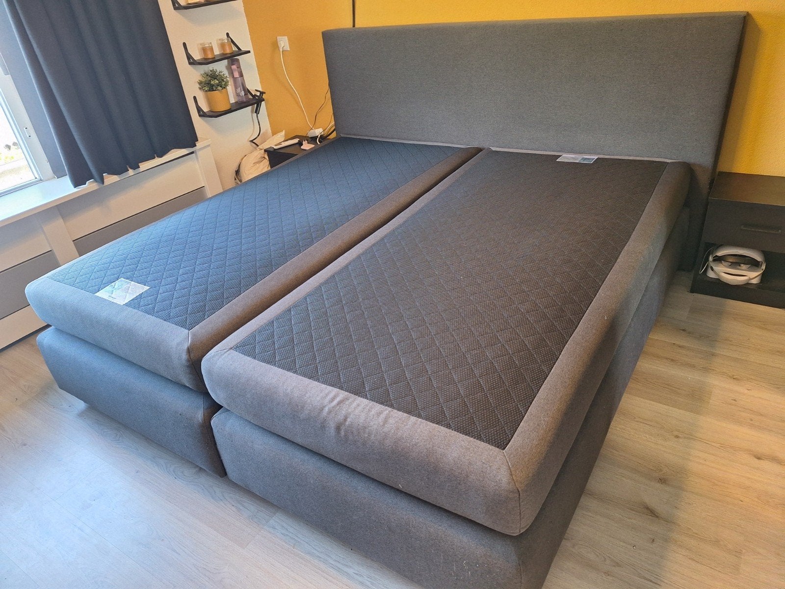 Karlsson Boxspring  200x200 cm, Ophalen, Tweepersoons, Zo goed als nieuw, Overige maten