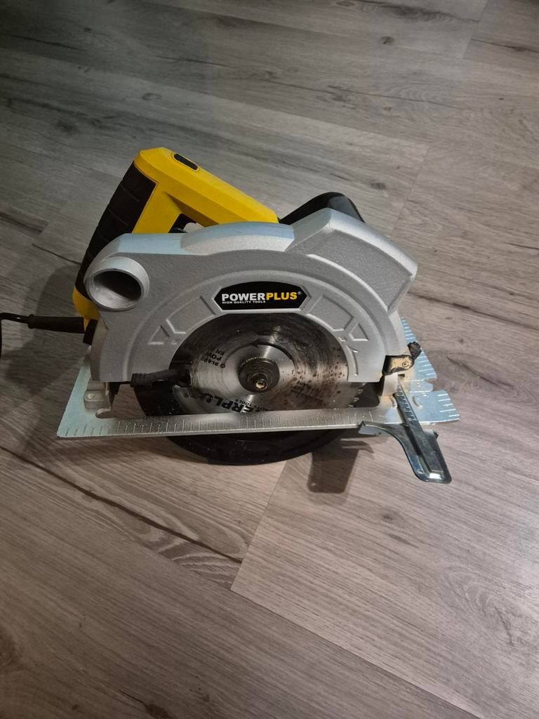 Powerplus elektrische cirkelzaag  1500w, Cirkelzaag, Ophalen of Verzenden, Zo goed als nieuw, Powerplus