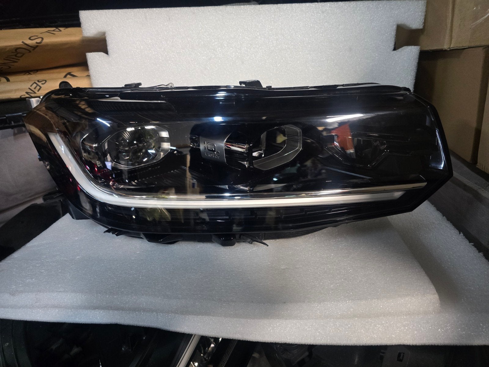 Koplamp IQ Light rechts VW T-cross facelift bj 2024-heden, Gebruikt, Volkswagen, Wolfsburg, Ophalen of Verzenden