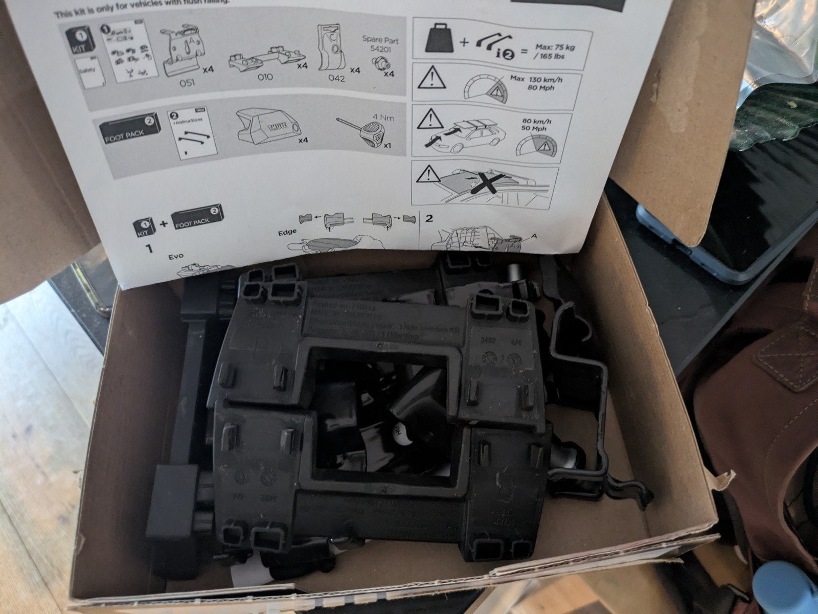 Voetenset voor dakdragers - Thule Kit 186008, Auto diversen, Ophalen, Zo goed als nieuw