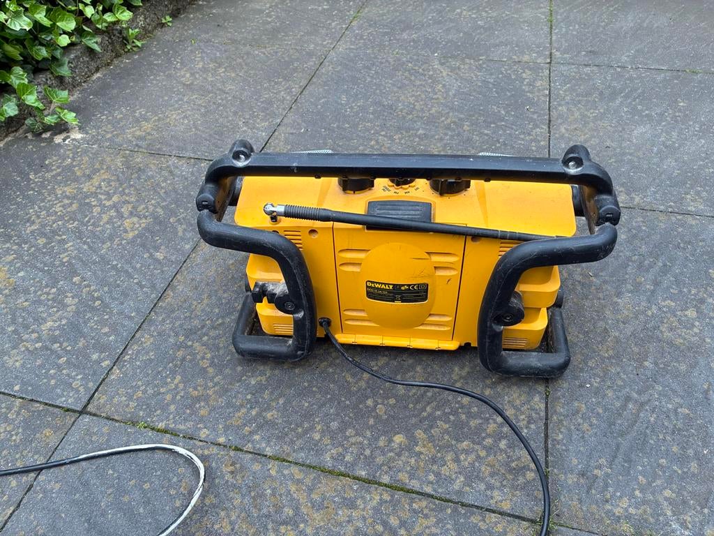 DeWalt Bouwradio DC010-GB/QW - Robuust en Betrouwbaar, Doe-het-zelf en Verbouw, Ophalen of Verzenden, Gebruikt