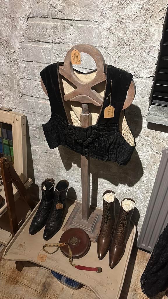 Antieke rijglaarsjes/ kledingstandaard/bustier, Antiek en Kunst, Antiek | Kleding en Accessoires, Ophalen of Verzenden