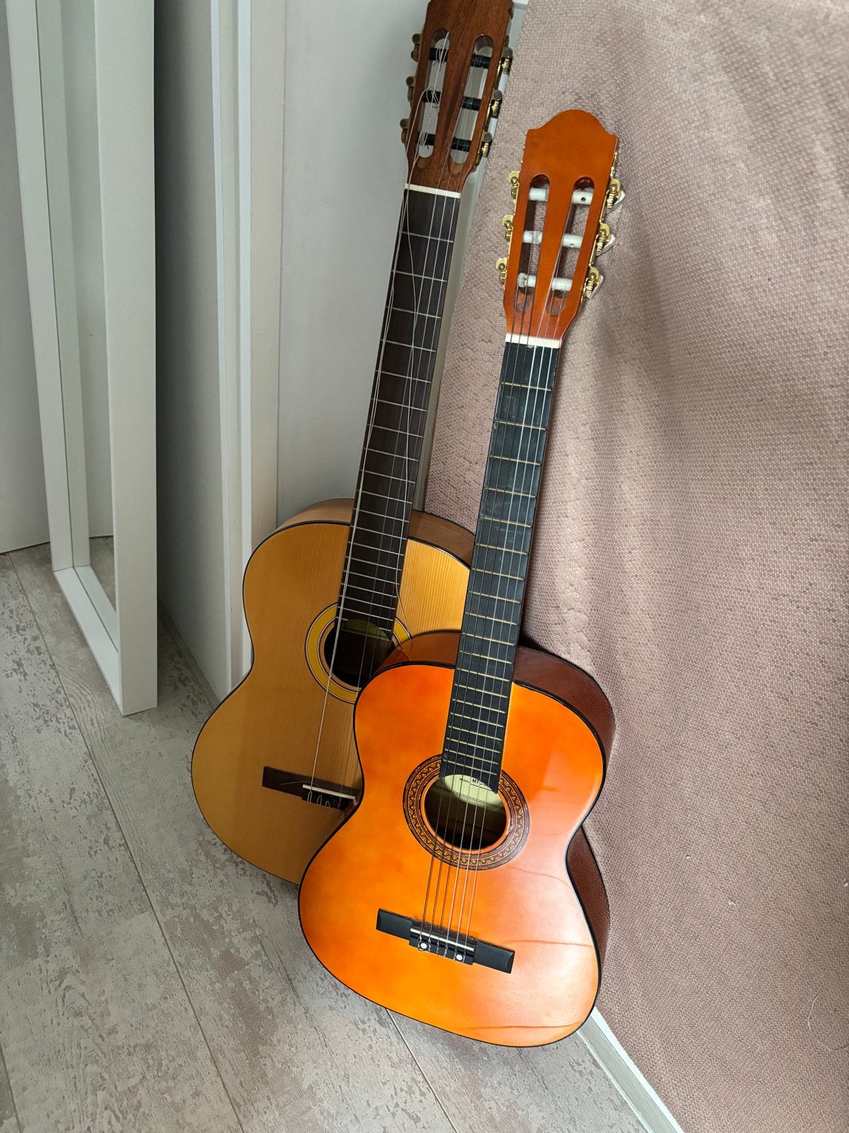 Twee klassieke gitaren: Mendoza en Martinez, Ophalen, Gebruikt, Klassieke of Spaanse gitaar