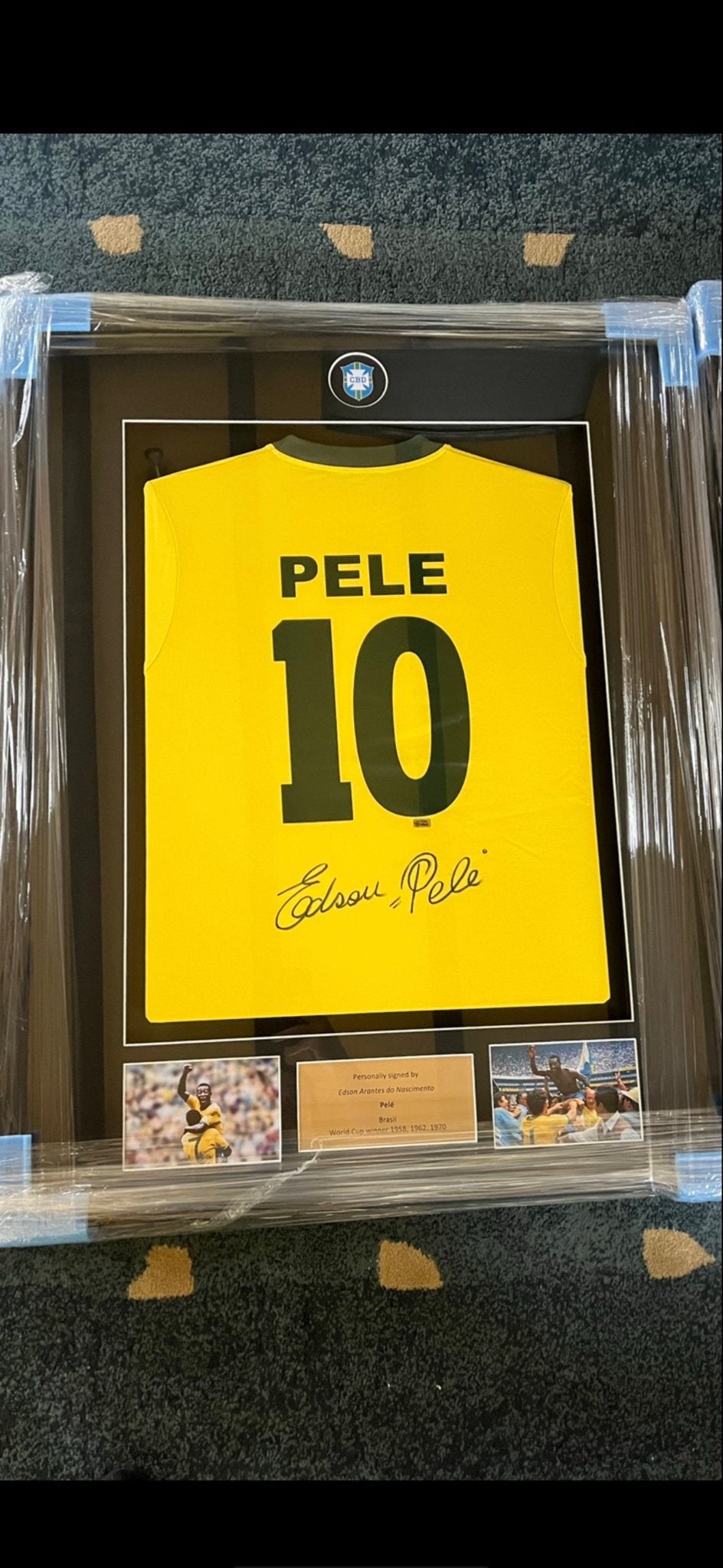 Gesigneerd Pelé Shirt - Brazilië Icoon - Ingelijst met Certi, Verzamelen, Sportartikelen en Voetbal, Ophalen, Zo goed als nieuw