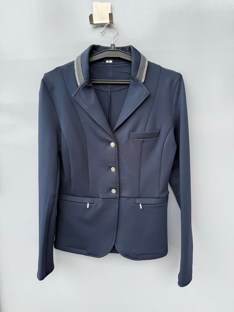 Nieuw Wedstrijdjasje Blauw met Zilveren Glitter Maat M, Ophalen of Verzenden, Nieuw, Dressuur, Bovenkleding