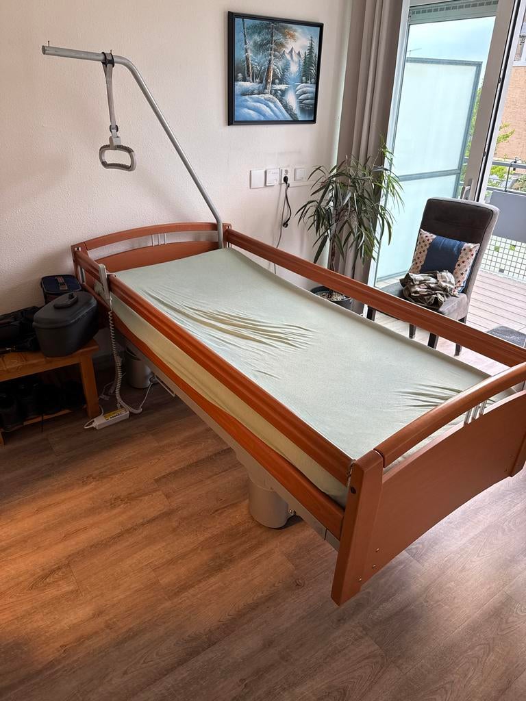 Trio quad 7 care L medisch bed, Ophalen, Verstelbaar, 90 cm, Eenpersoons