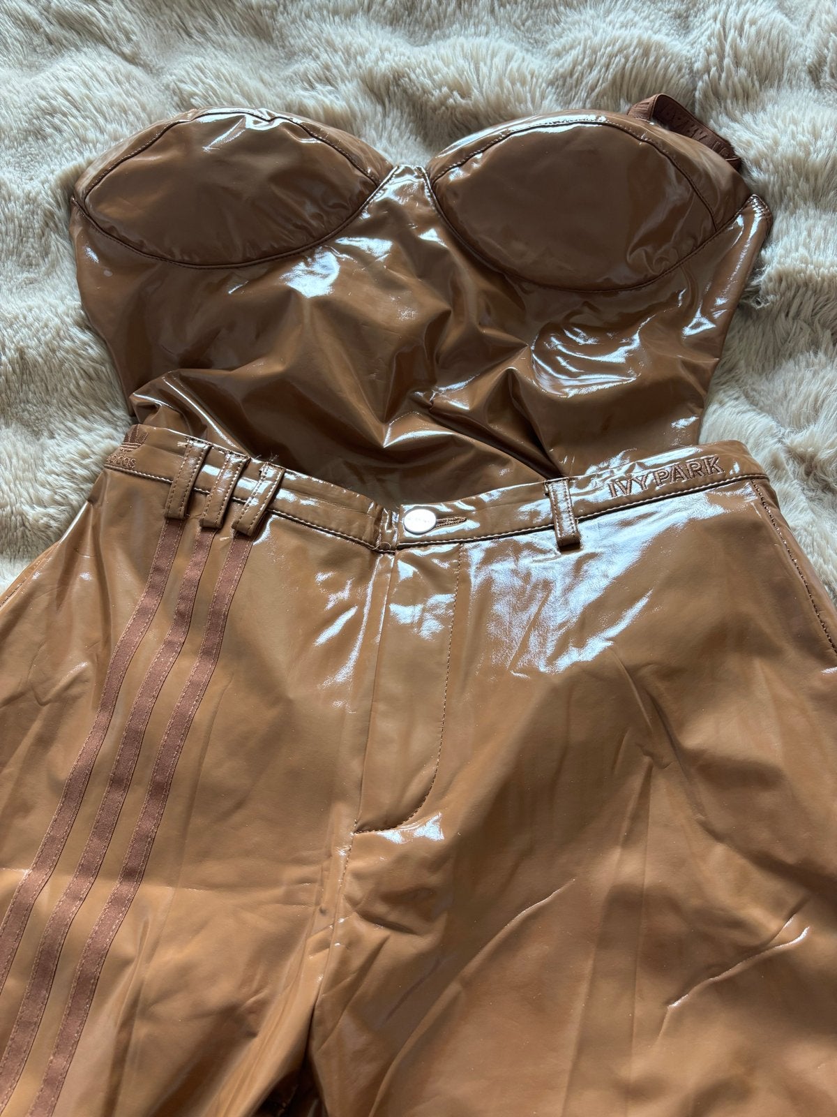 Ivy Park Adidas Latex setje Body en Legging - Glanzend Bruin, Kleding | Dames, Ophalen of Verzenden, Zo goed als nieuw, Bruin