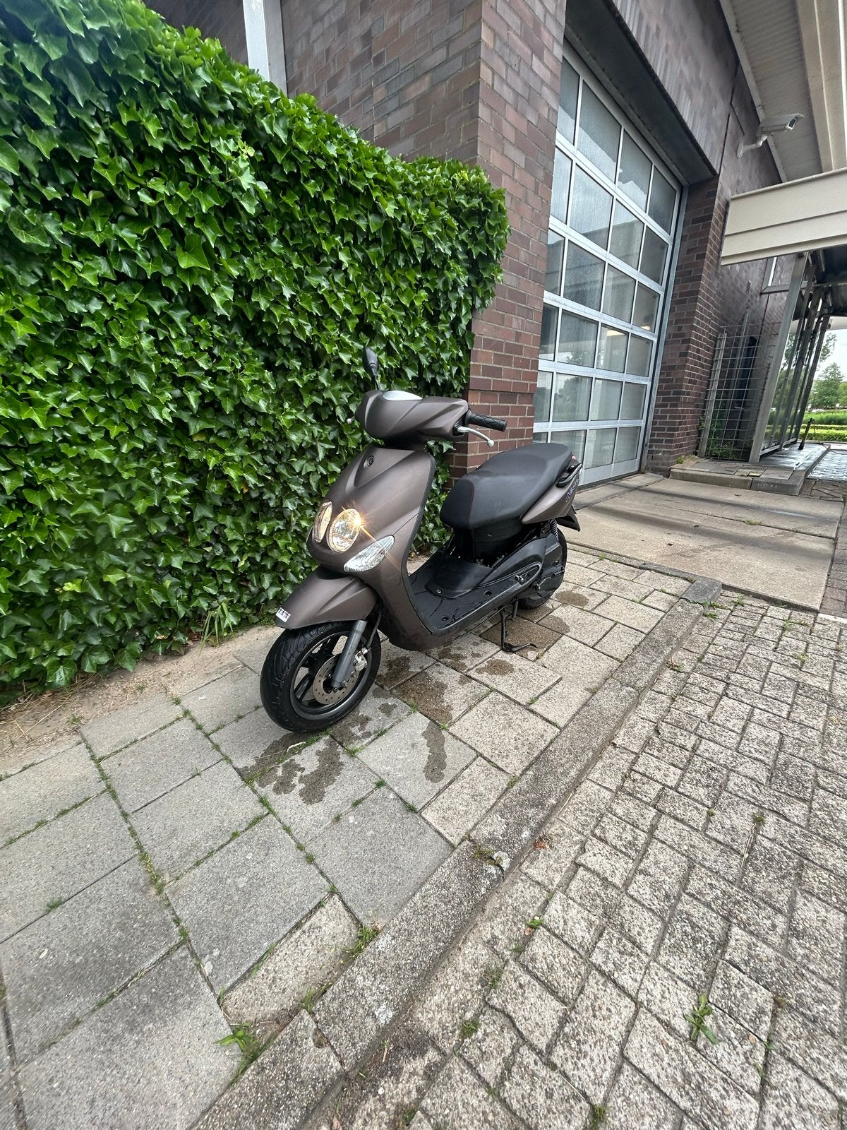 Yamaha Neos 4-takt injectie watergekoeld Bromscooter, Gebruikt, Maximaal 45 km/u, Ophalen of Verzenden, Benzine