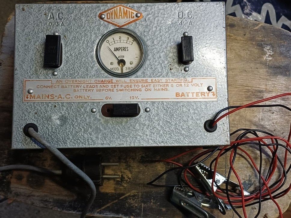 Vintage Acculader 6V/12V - Klassieke Auto Onderdelen, Ophalen of Verzenden