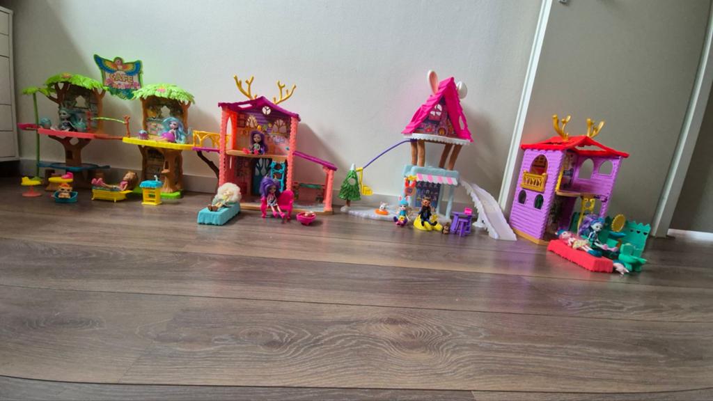 Enchantimal poppen + huizen incl meubels en acc., Ophalen