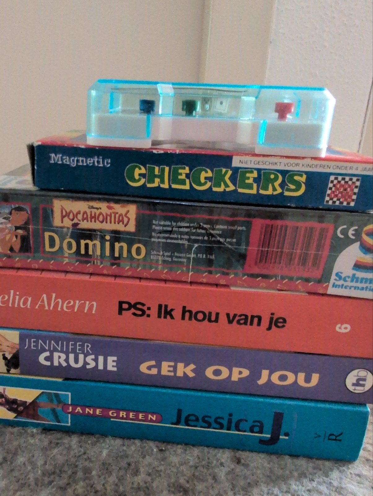 Diverse boeken en kleine spellen voor mini bieb (gratis), Boeken, Ophalen, Gelezen