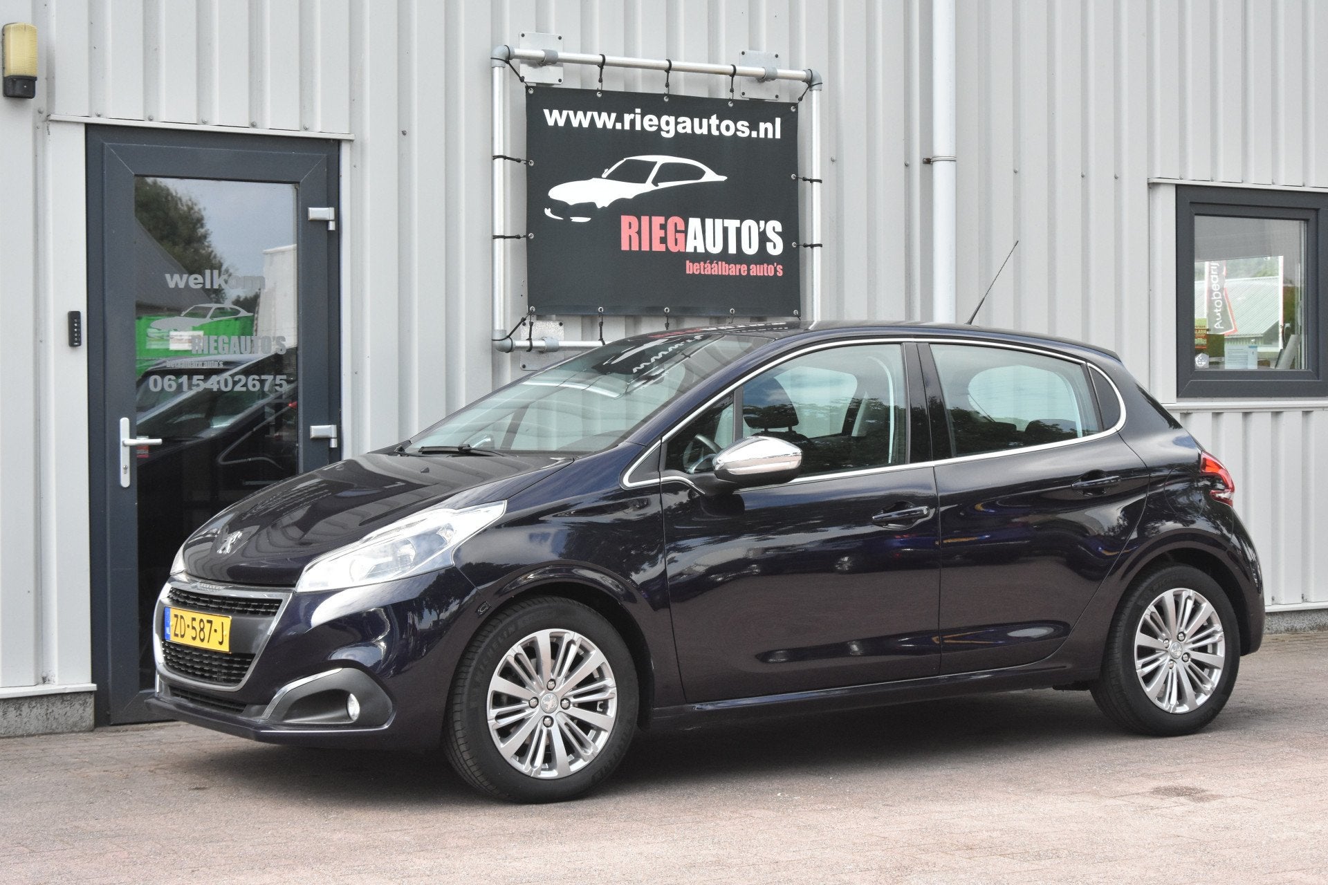 Foto 2 van Peugeot 208 1.2 111PK GT-line B.J. 2018! (bj 2018)
