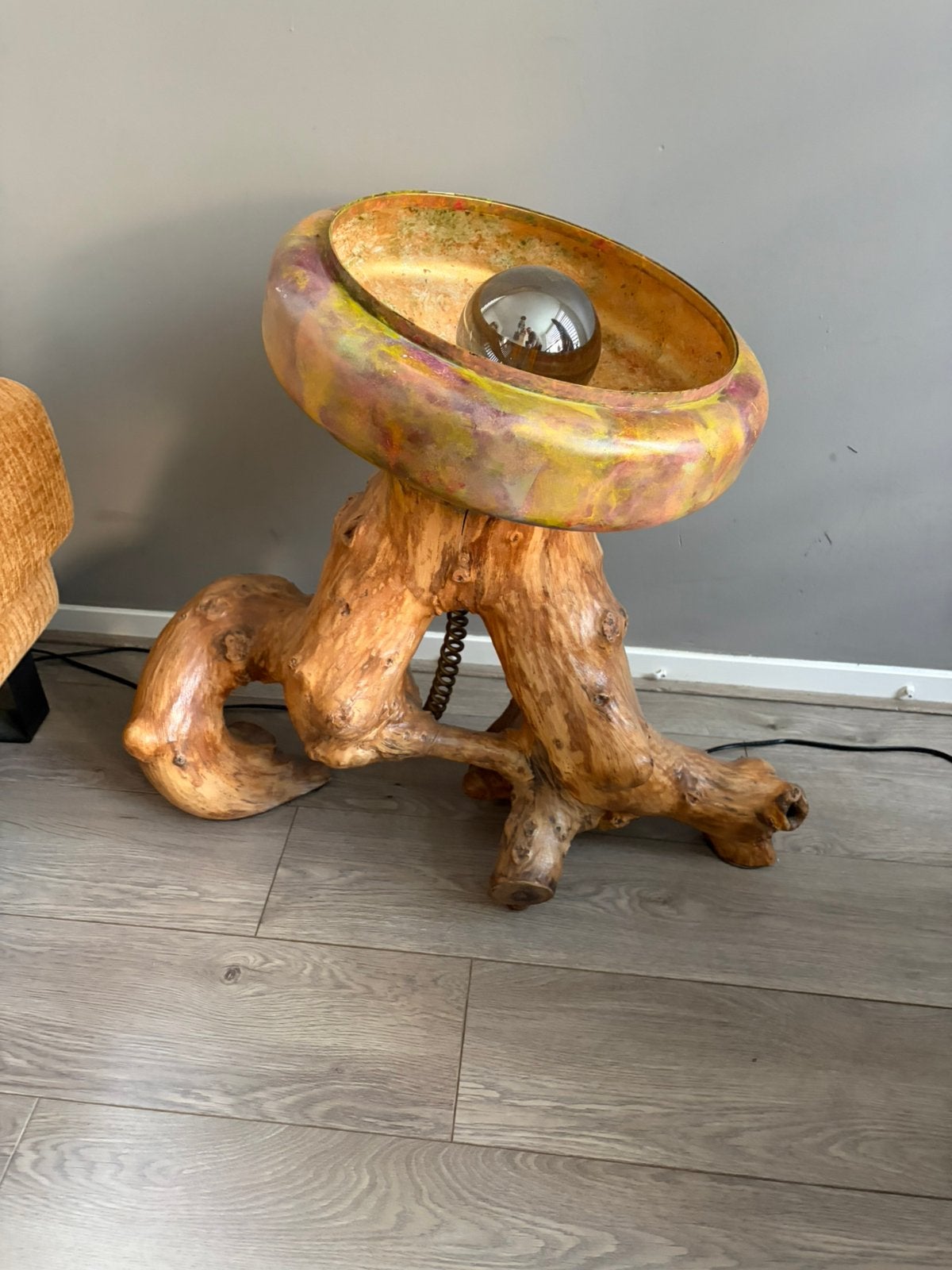 Unieke vloerlamp met houten voet en warme gloed, Ophalen, 100 tot 150 cm, E27 (groot), Zo goed als nieuw