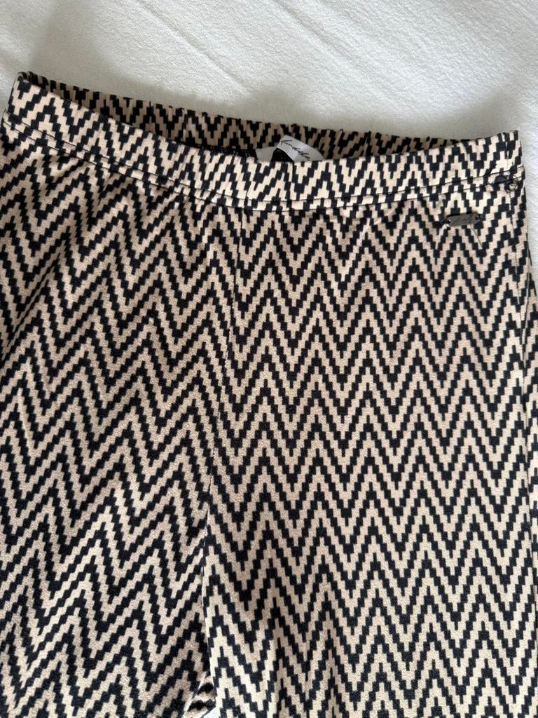 Ambika comfy flared broek maat L zgan, Beige, Maat 42/44 (L), Ophalen of Verzenden, Zo goed als nieuw