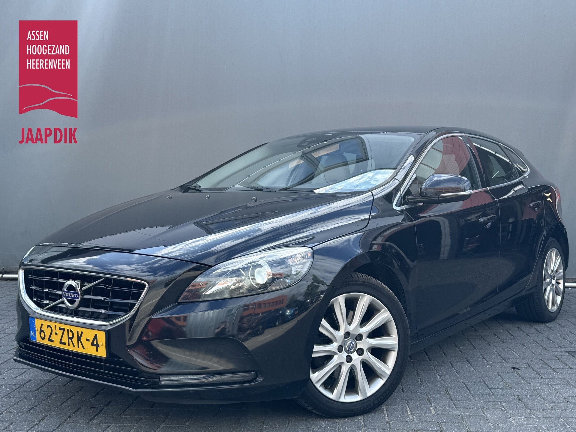 Volvo V40 1.6 T3 Summum LEER | TREKHAAK | KEYLESS | CAMERA |, Auto's, Volvo, Voorwielaandrijving, Gebruikt, Huisgarantie, 4 cilinders