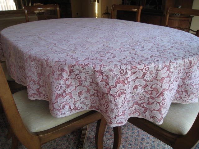 Tafelkleed ovaal, dubbel gevoerd, onder roze, boven kant, Ophalen, Roze, Tafelkleed of Tafelzeil