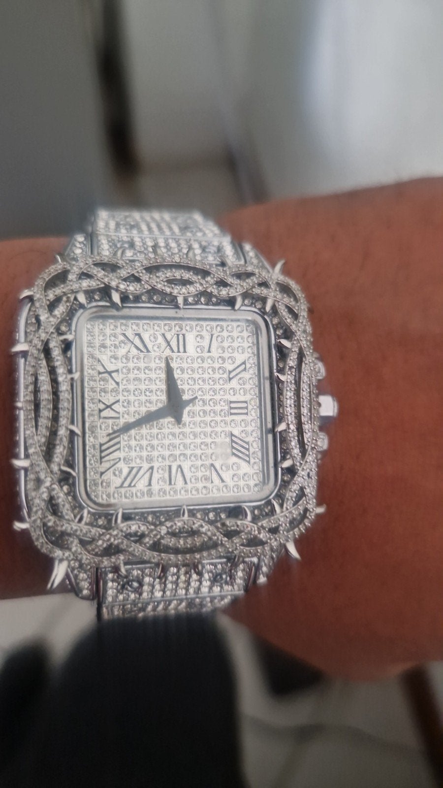 Opvallend zilverkleurig horloge met strass steentjes, Sieraden, Tassen en Uiterlijk, Horloges | Heren, Ophalen